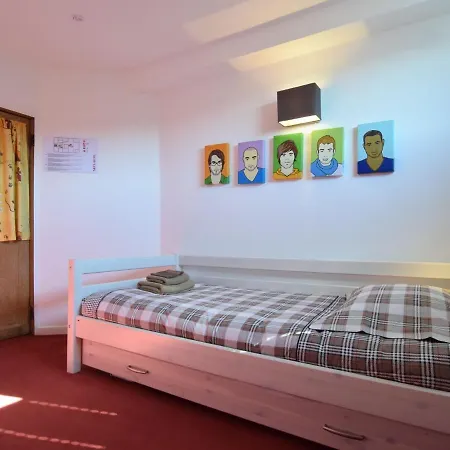 Σπίτι διακοπών Spacious With Private Garden Redu