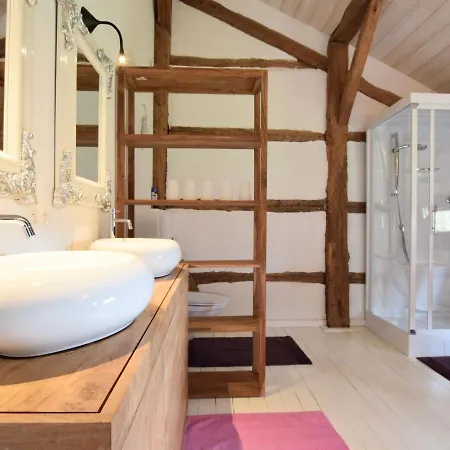 Spacious With Private Garden Holiday home Redu