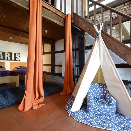 Holiday home Spacious With Private Garden *